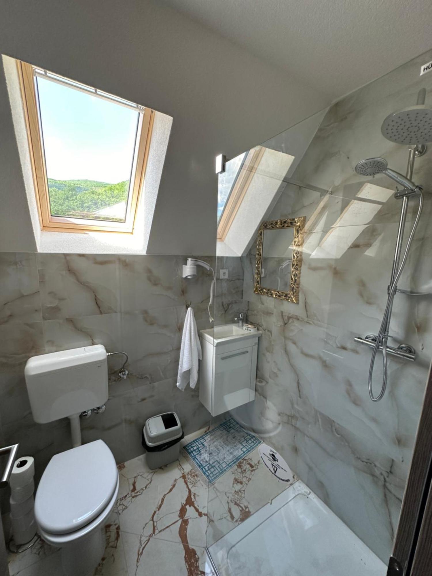 Bungalow House - 5 Rooms Zolaci Exteriör bild